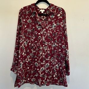 J. Jill floral tunic blouse size L. Wine, grey and black pattern. Back pleats.